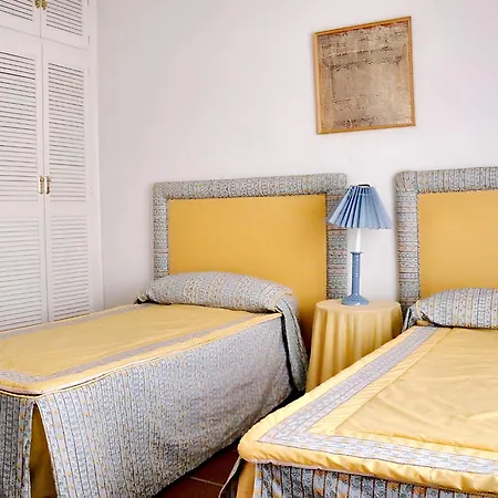 Charming House In With Terrace And Fireplace Holiday home *
