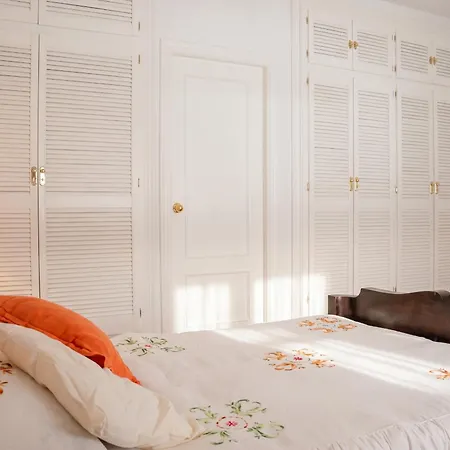 Charming House In With Terrace And Fireplace 度假居 *