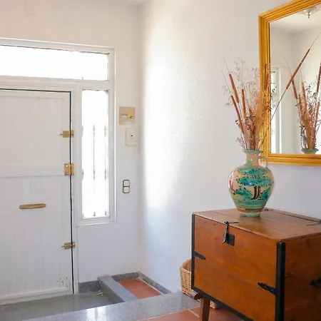Charming House In With Terrace And Fireplace בית נופש *