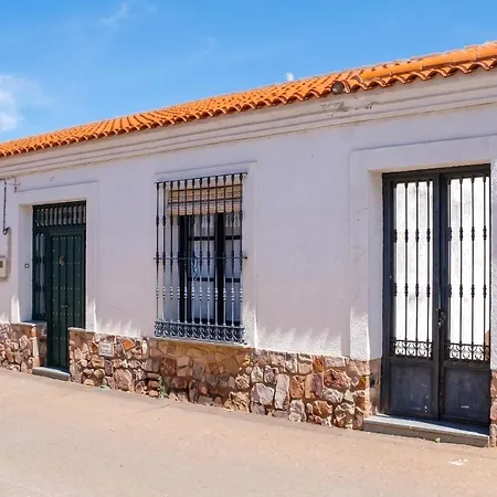 度假居 Charming House In With Terrace And Fireplace *