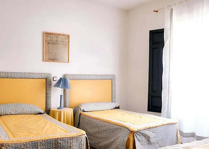 Prázdninový dům Charming House In With Terrace And Fireplace